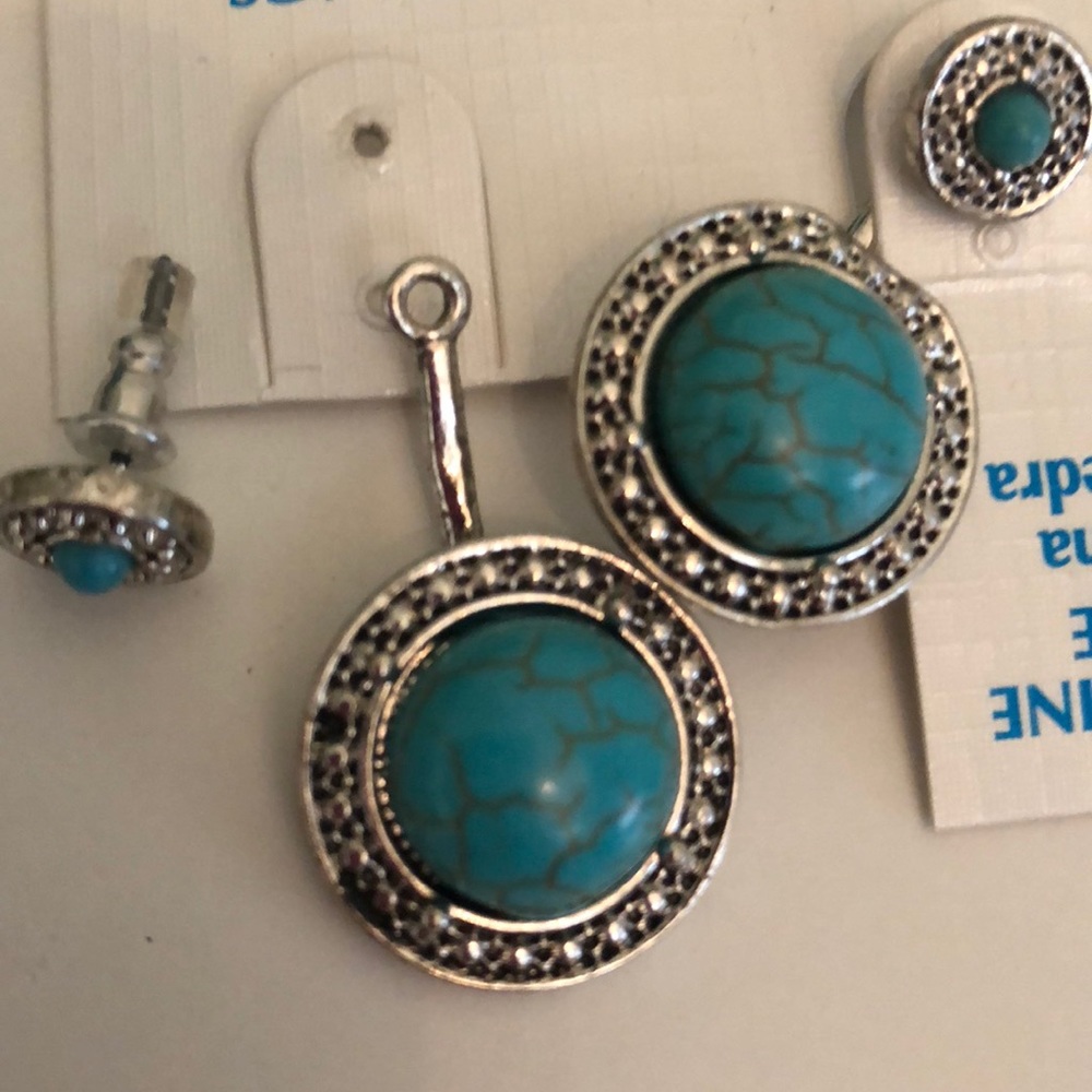 BEAUTIFUL STONE FRONT/Back two way earrings studs - Picture 7 of 8